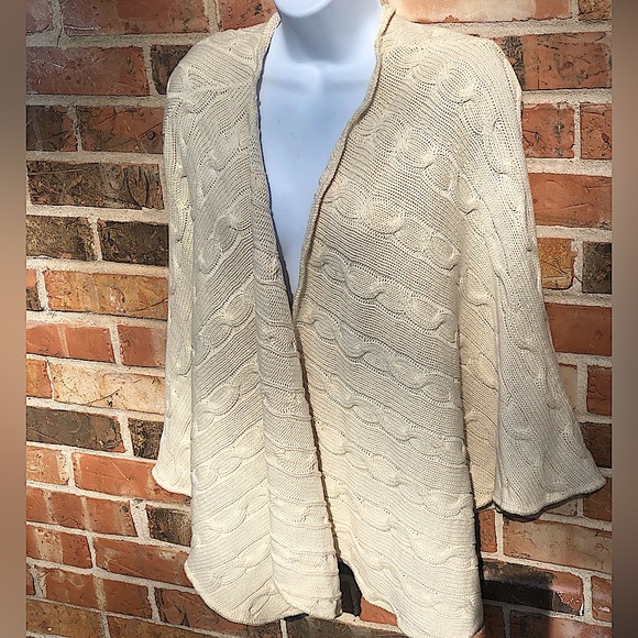 Green 3 100% cotton shawl in a cable pattern - Picture 9 of 12